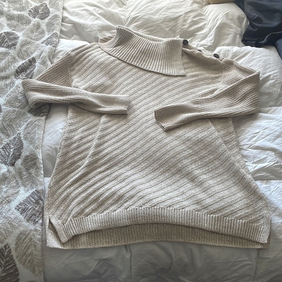 Sweater - Picture 3 of 3